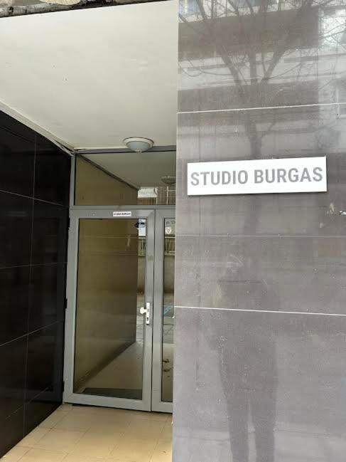 Студио Бургас Burgas Stad Buitenkant foto
